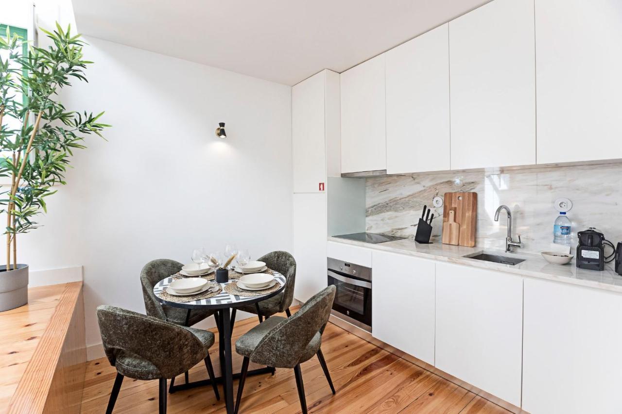 D. Joao IV Apartments By Lovelystay Порту Экстерьер фото